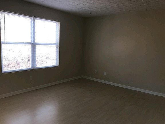 4th image of 6302 Fairington Village Dr