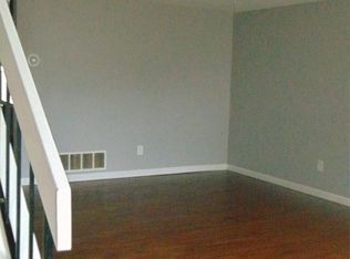 1904 Nancy Ct APT 3, Champaign, IL 61822