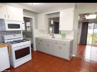 21620 Bayside St, Saint Clair Shores, MI 48081