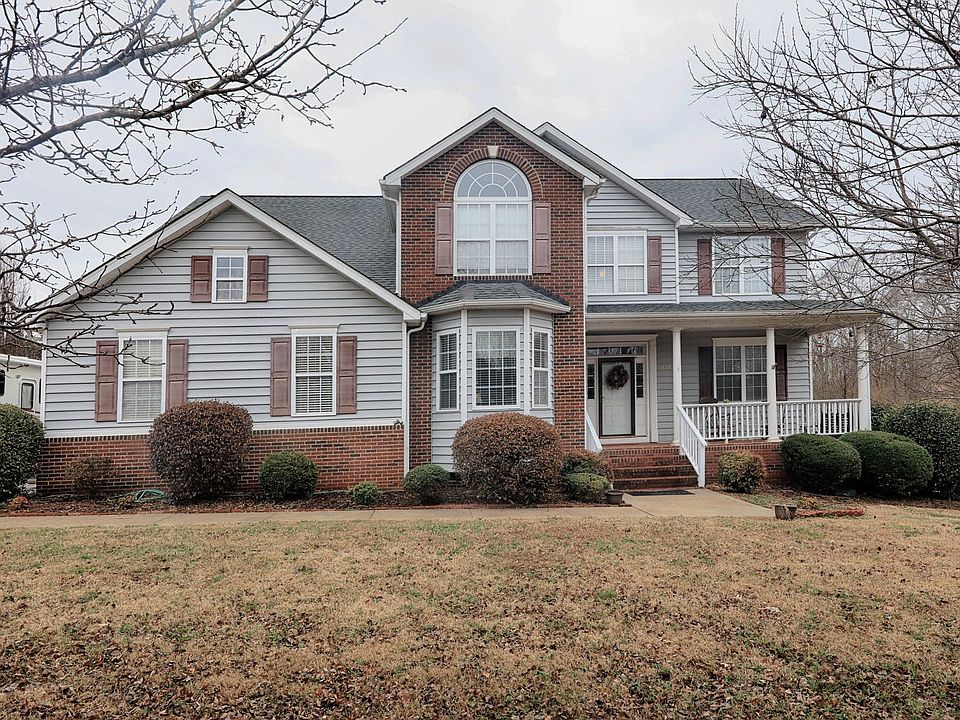 1st image of 126 Golden Oak Dr