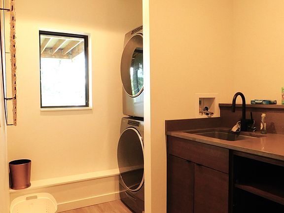 3rd image of 55 Shady Pines Ln