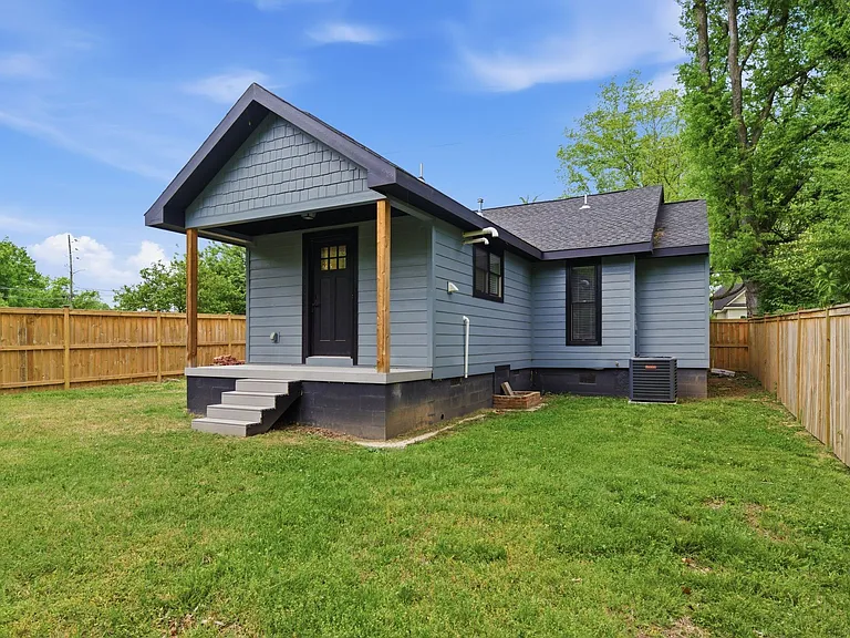 1253 W Main St — Photo 19