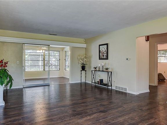 2nd image of 1510 Kurt Ln