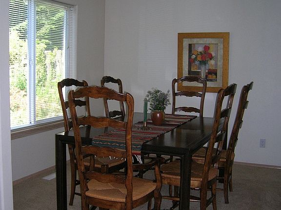 3rd image of 267 SE 29th Ave