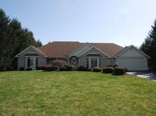 7 Bordeaux Way, Fairport, NY 14450