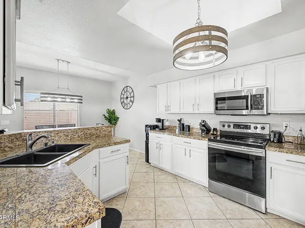 8361 W SALTER Drive, Peoria, AZ 85382