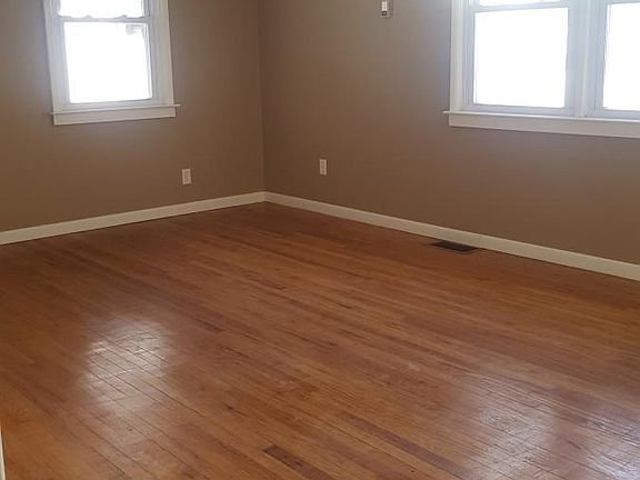 2nd image of 784 Broadway