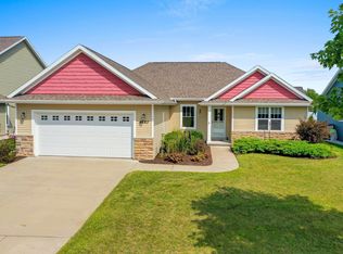 4863 Isabella Cir, Hobart, WI 54155