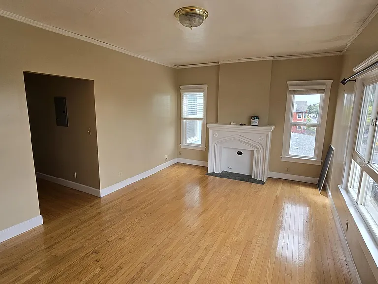 2 bed, 1.0 bath, 800 sqft, $2,450 — Photo 3