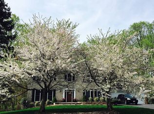 213 Colesville Manor Dr, Silver Spring, MD 20904