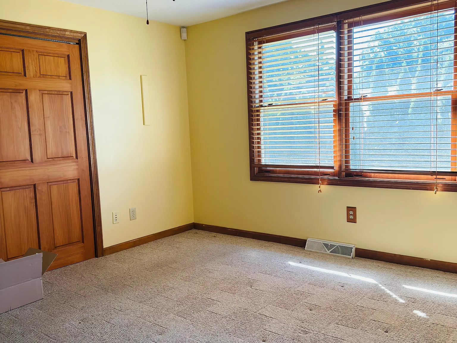 3 bed, 1.5 bath, 1840 sqft, $3,550 — Photo 4