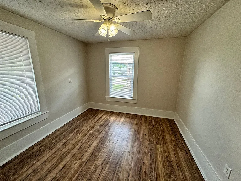 2719 S 4th St — Photo 3