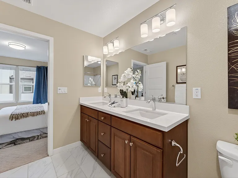 1860 Midnight Cir — Photo 12