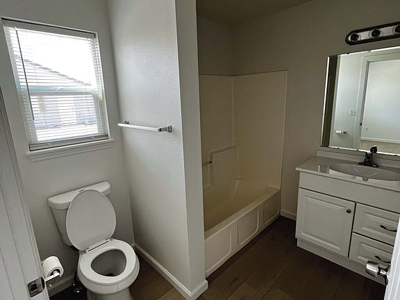 3rd image of 114 Nogales Ct #B