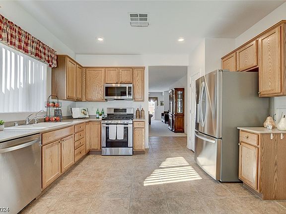 5th image of 7833 Lily Trotter St