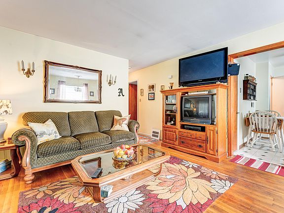 5th image of 22936 Carolina St