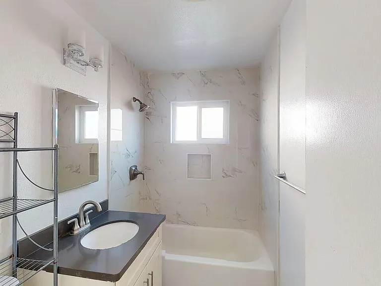 2129 Monroe St — Photo 6