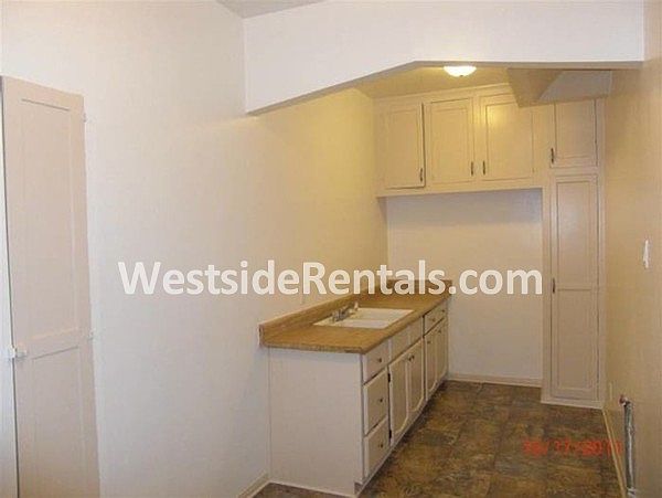 2nd image of 723 E 3rd St APT 2