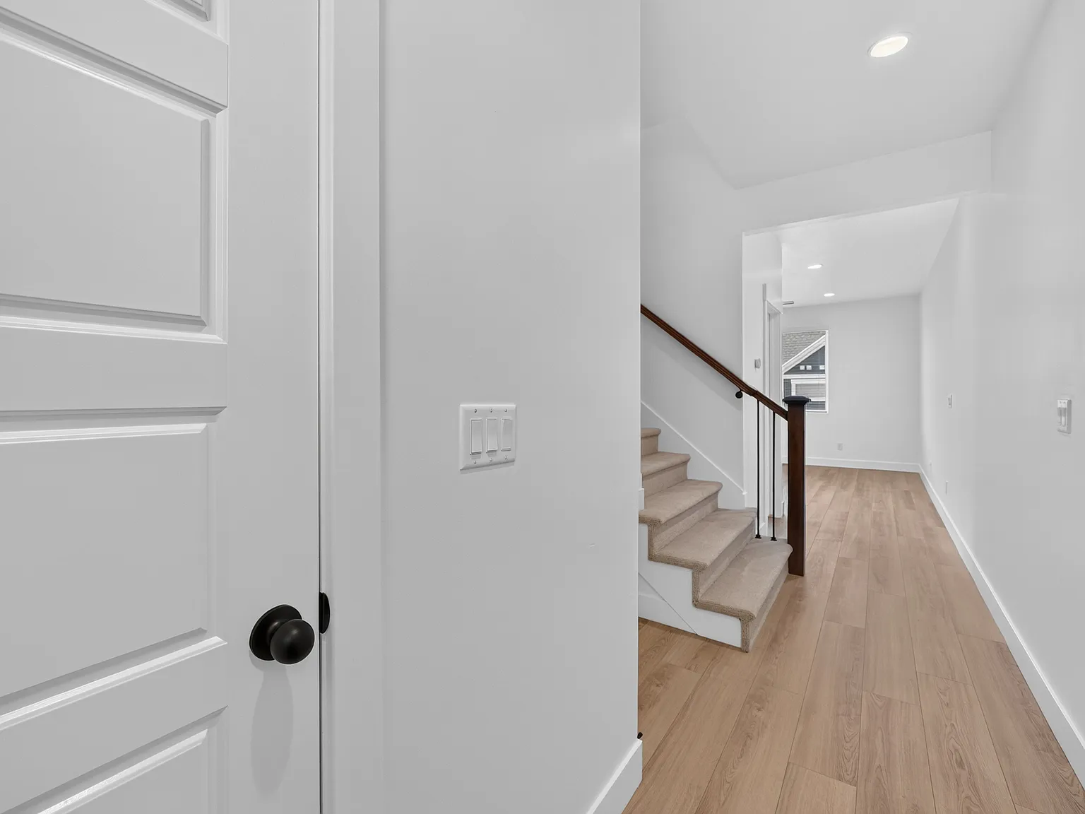 4 bed, 3.5 bath, 2282 sqft, $2,699 — Photo 4