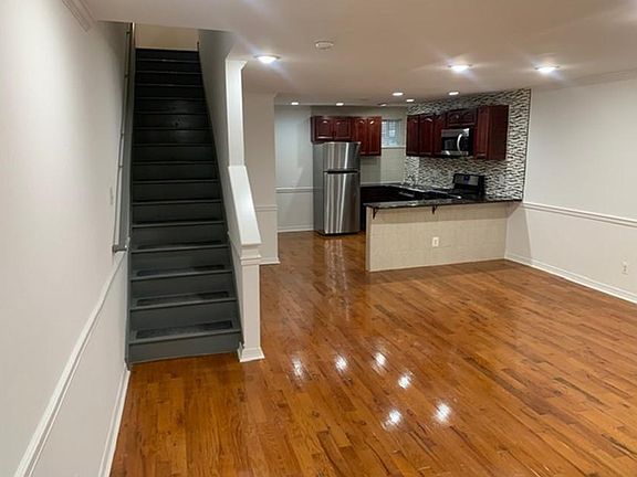 5th image of 1506 Christian St #2