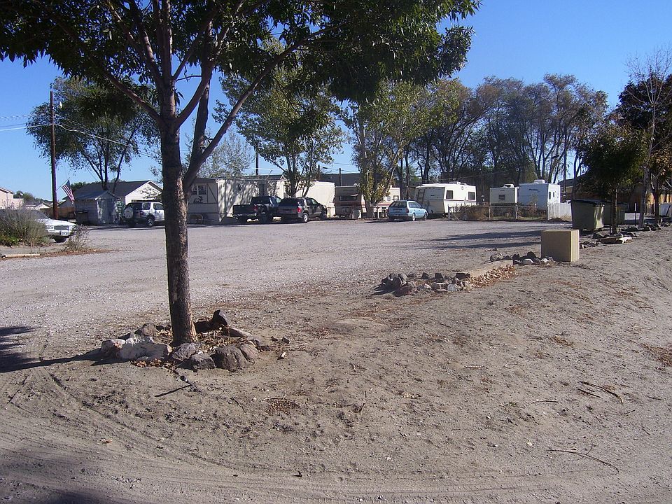 Very Large Space Fully Fenced Private Quiet