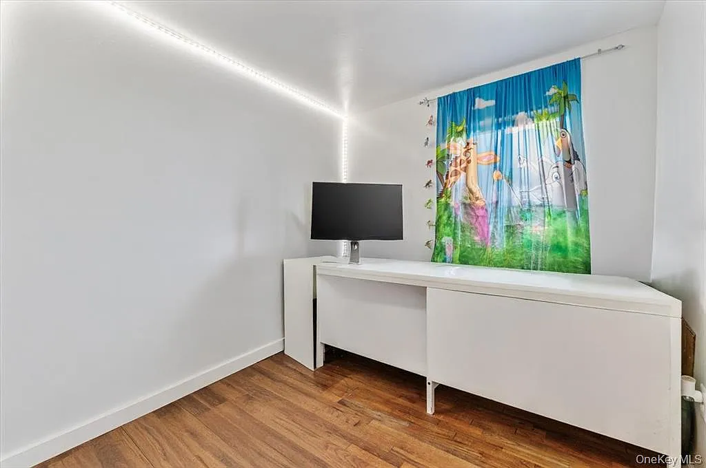 6 bed, 1790 sqft, $6,000 — Photo 4
