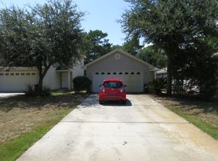 47 3rd St, Shalimar, FL 32579