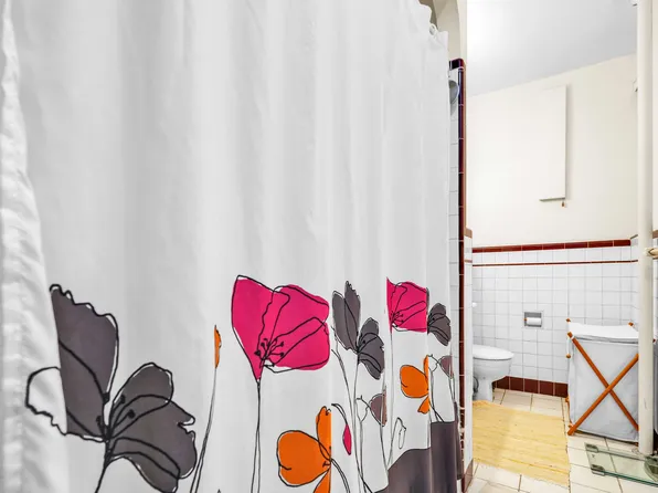 84-51 Beverly Road image 15 of 20