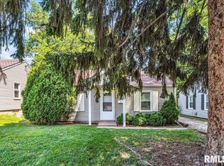 301 E Ellington Dr, Peoria, IL 61603