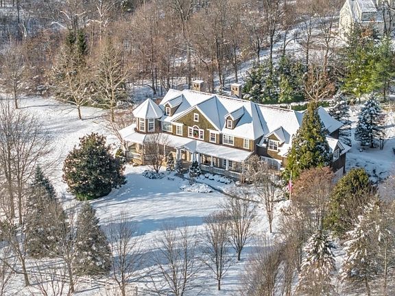 3rd image of 48 Wisteria Way