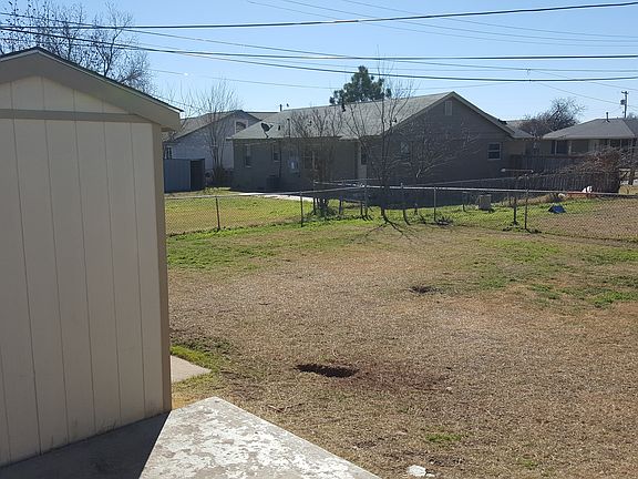 3rd image of 403 NW 29th St