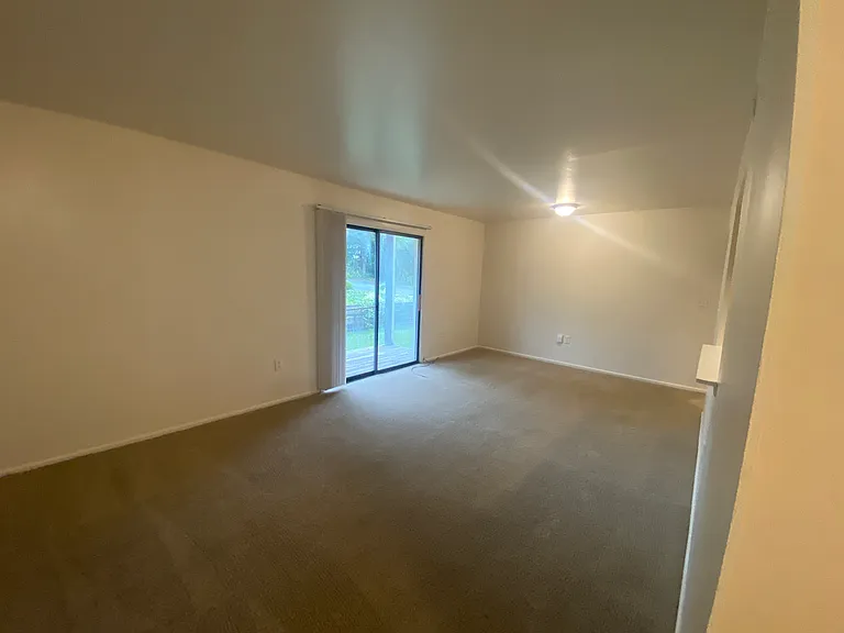 County Green Apartments — Photo 39