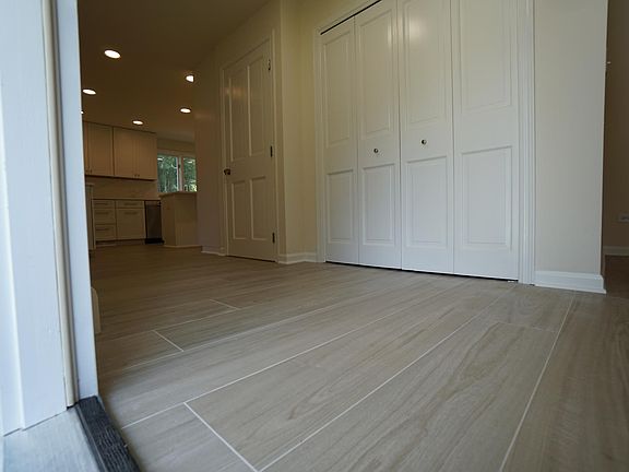 4th image of 28W345 Behrs Circle Dr S