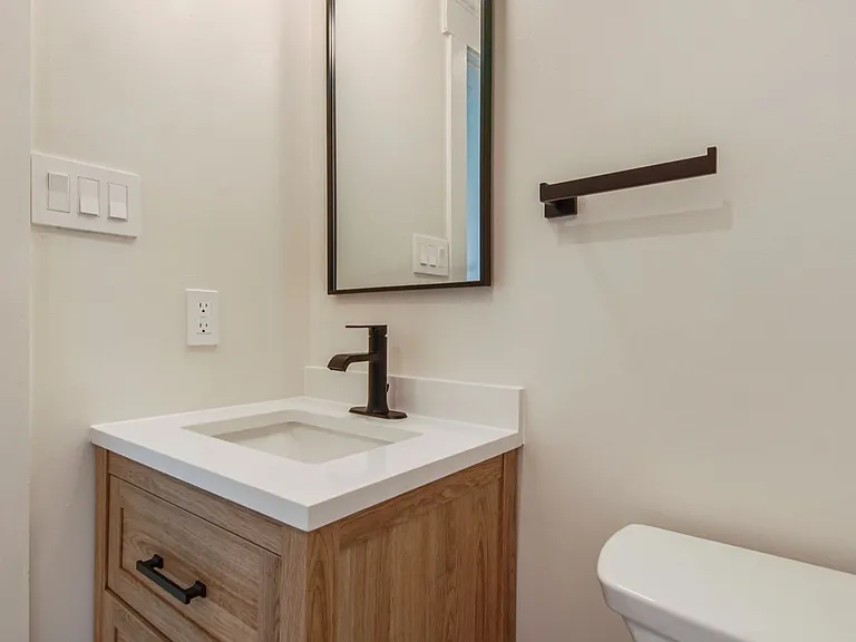 319 N Gay Ave — Photo 24