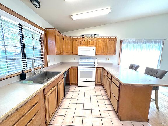 4th image of 116 Spring Street