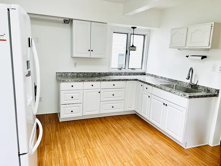 740 Grand Ave — Photo 12
