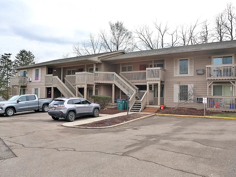 2 Bed Apartments w/WD