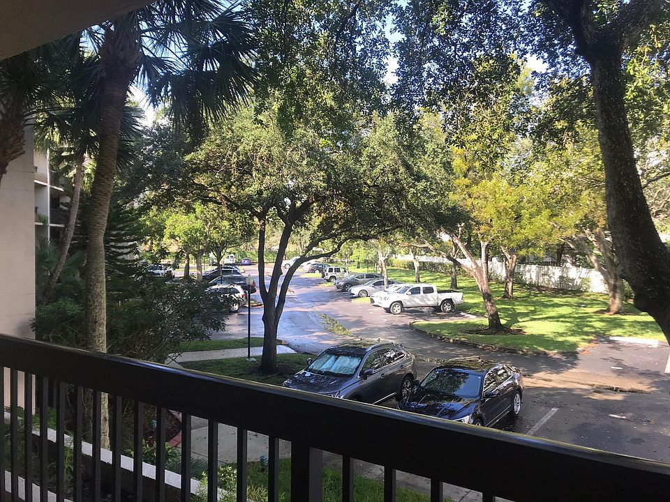 1st image of 7500 NW 1st Ct APT 204