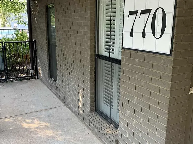 770 Walker Sq #1A — Photo 2