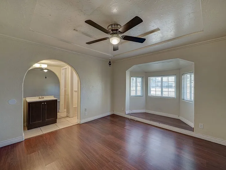 2133 W Morten Ave — Photo 20