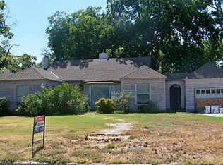 825 S Dixon St, Gainesville, TX 76240