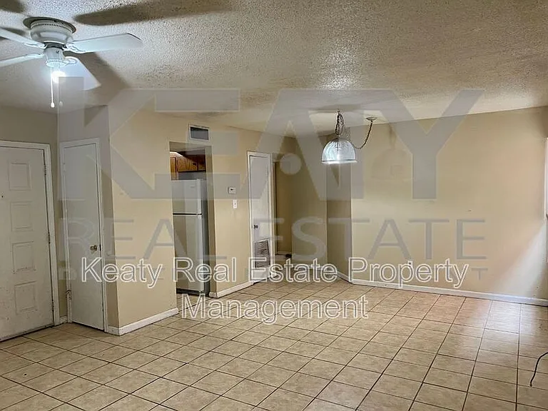409 Scotsdale St #B — Photo 8