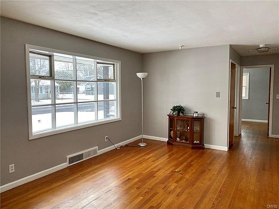 3rd image of 111 Cynthia Dr