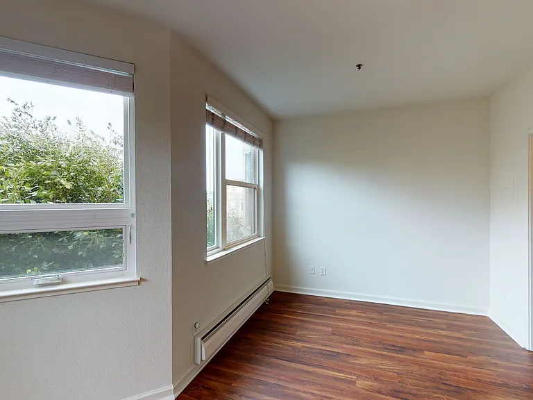 2000 Post — Photo 67