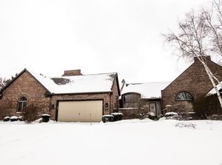 42 Hidden Ridge Cmn, Buffalo, NY 14221