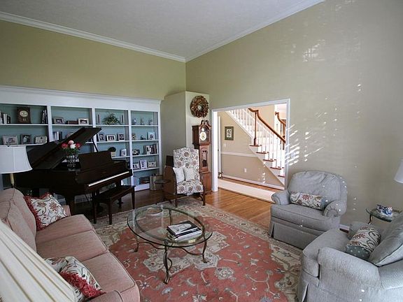 5th image of 118 Waverly Ln