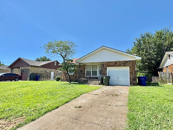 2nd image of 252 E Coe Dr