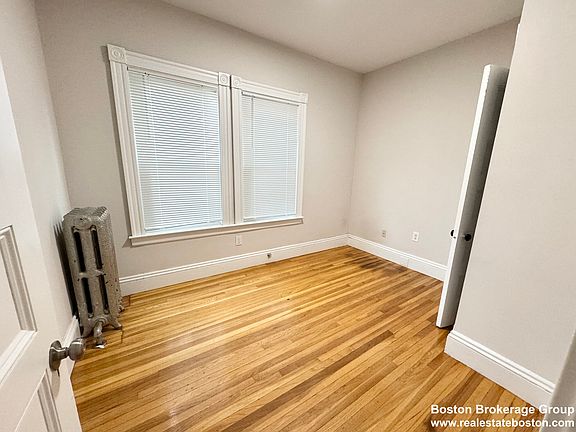 4th image of 3 Mount Vernon St #2