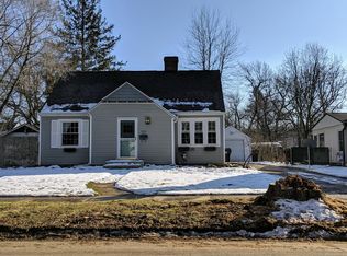 1316 Cambridge Dr, Kalamazoo, MI 49001