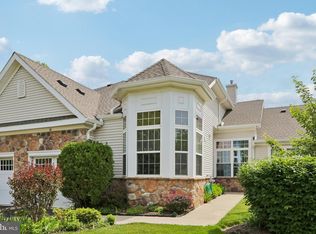 10 Dickens Dr, Lawrence Township, NJ 08648